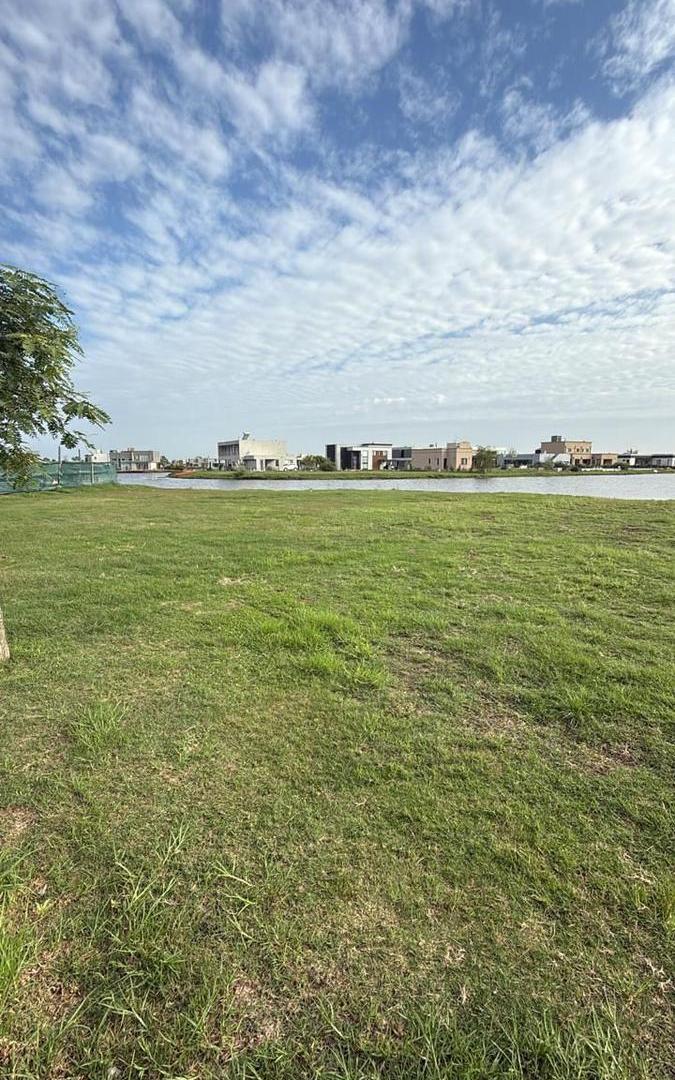 Terreno en venta - 742mts2 - Pueblos del Plata, Guillermo E. Hudson