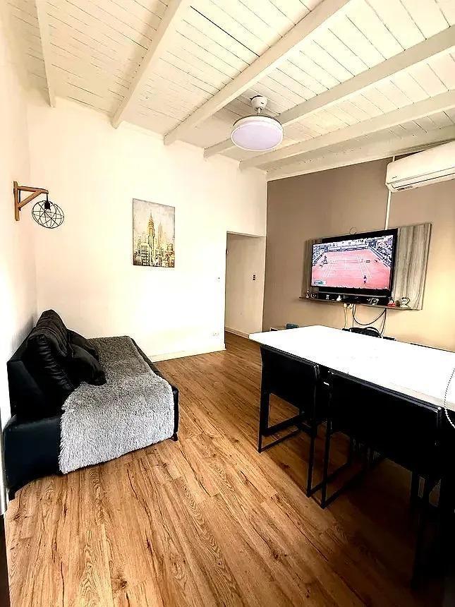 Foto de Casa en venta - 5 Dormitorios 3 Baños - Morón, imagen 2