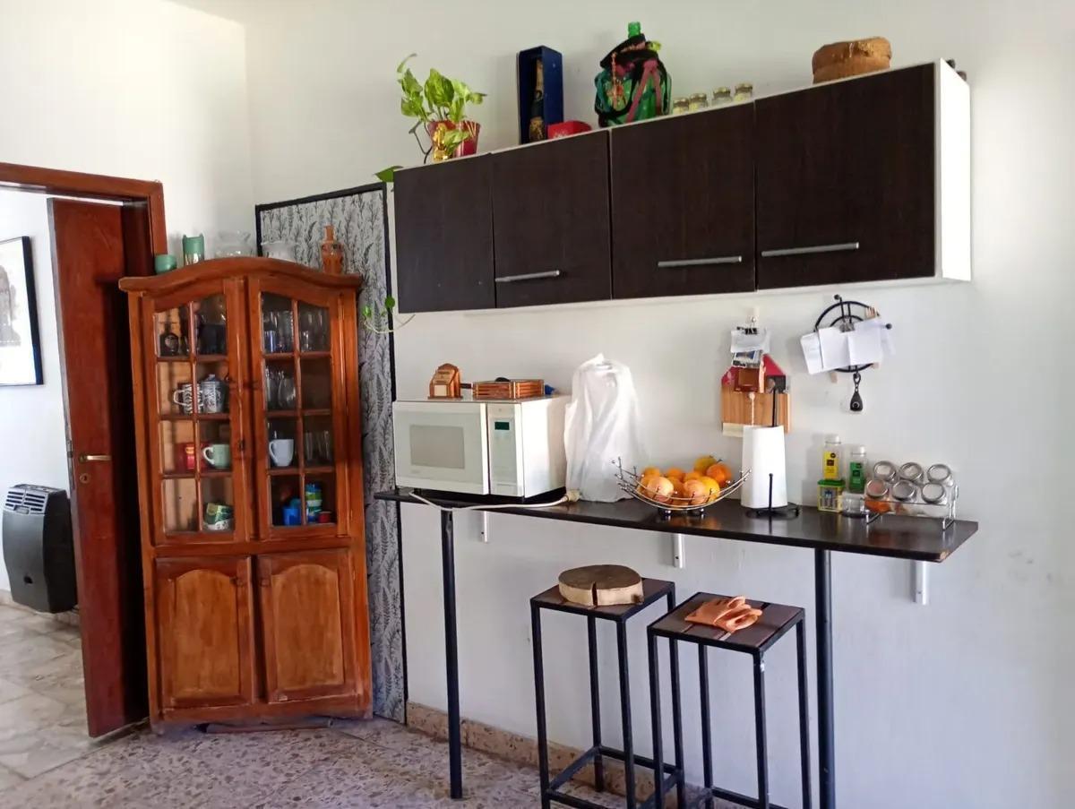 Foto de Casa en venta - 4 Dormitorios 2 Baños - General Las Heras, imagen 3