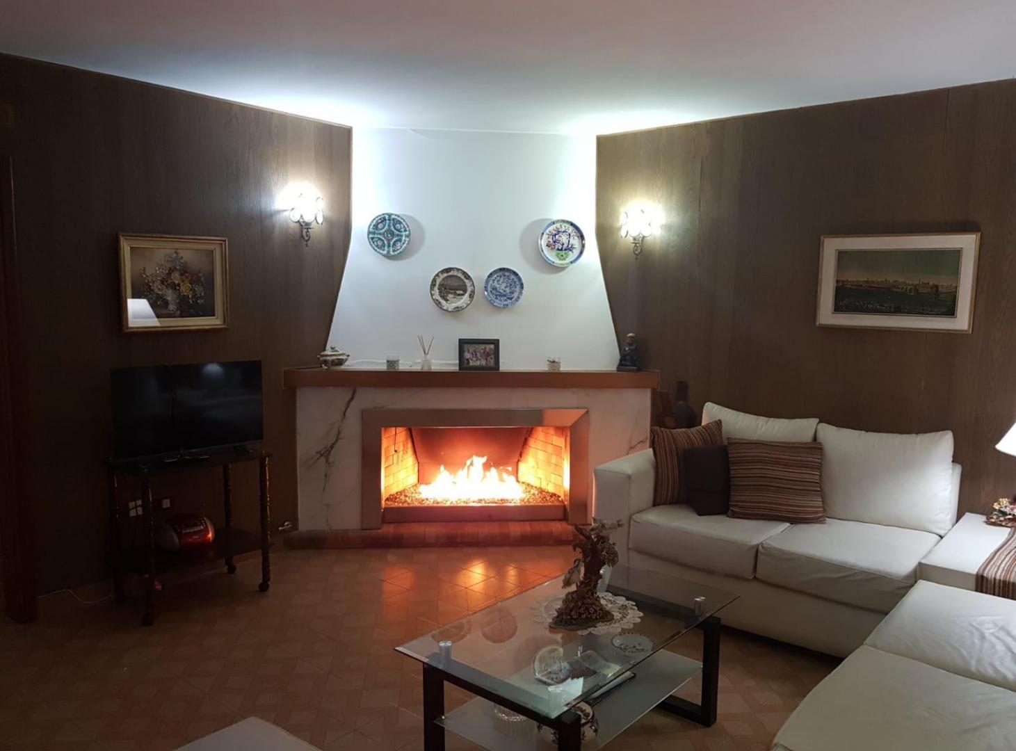 Casa en venta - 4 Dormitorios 2 Baños - Mar del Plata