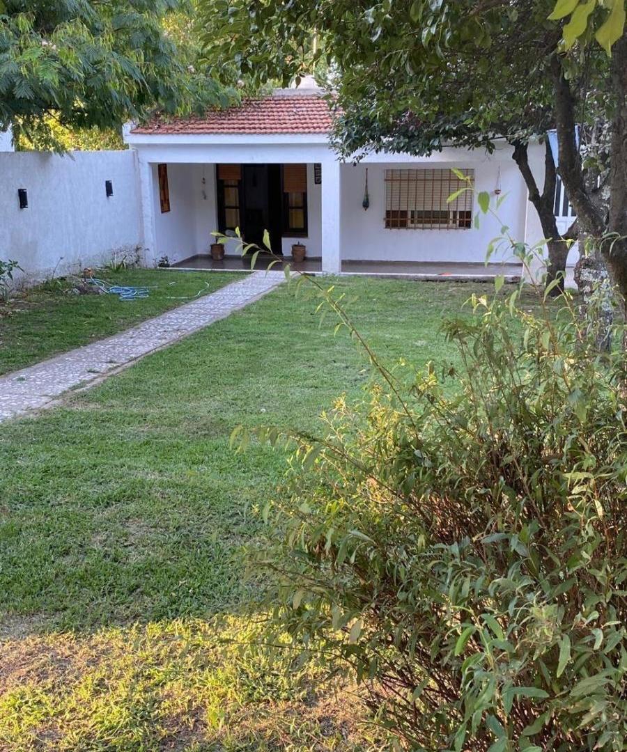 Casa en venta - 2 Dormitorios 1 Baño - Alpa Corral