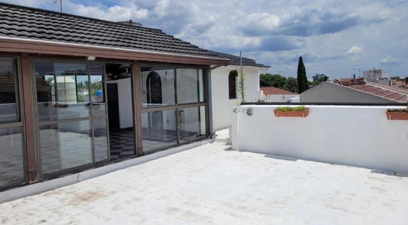 PH en venta - 4 Dormitorios 3 Baños - Morón