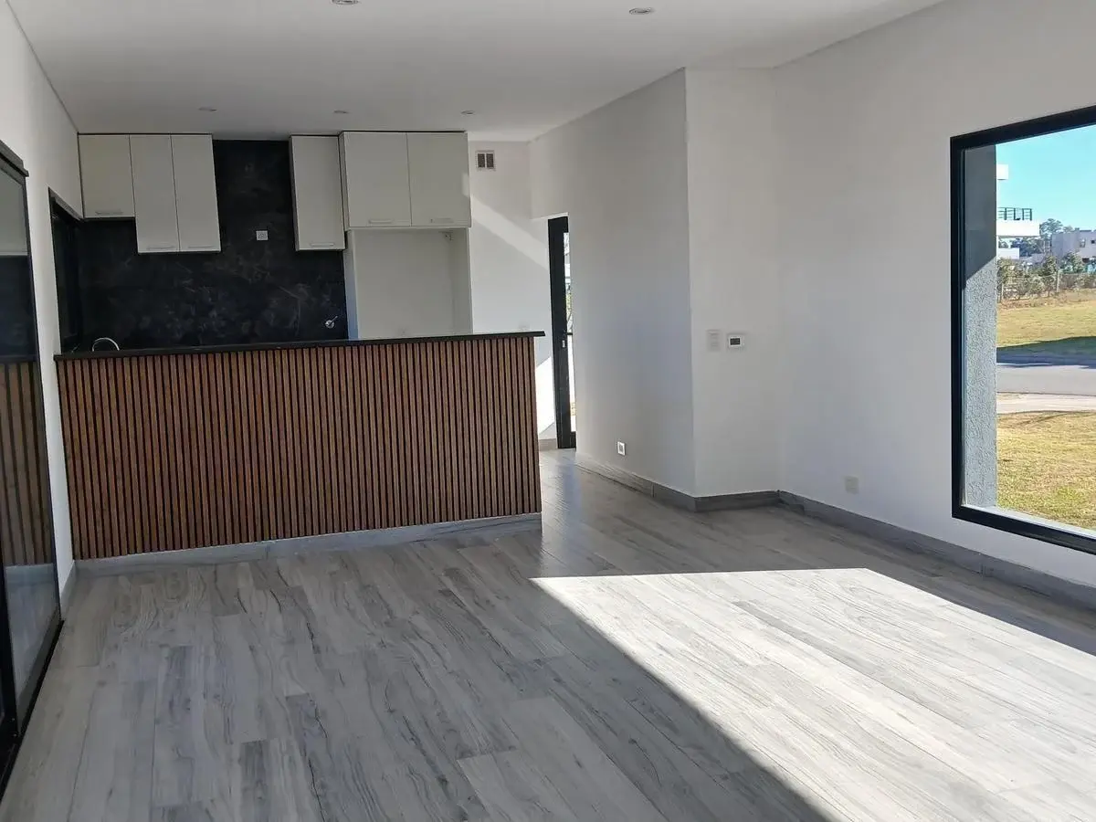 Casa en venta - 3 Dormitorios 3 Baños - Pilar 2
