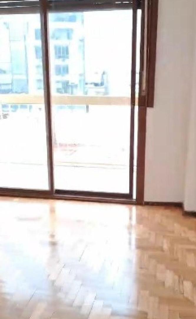 Departamento en venta - 3 Dormitorios 2 Baños - San Nicolás