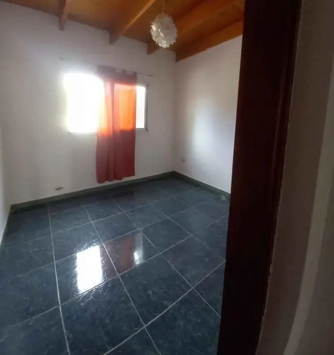 Casa en venta - 3 Dormitorios 1 Baño - La Plata 4
