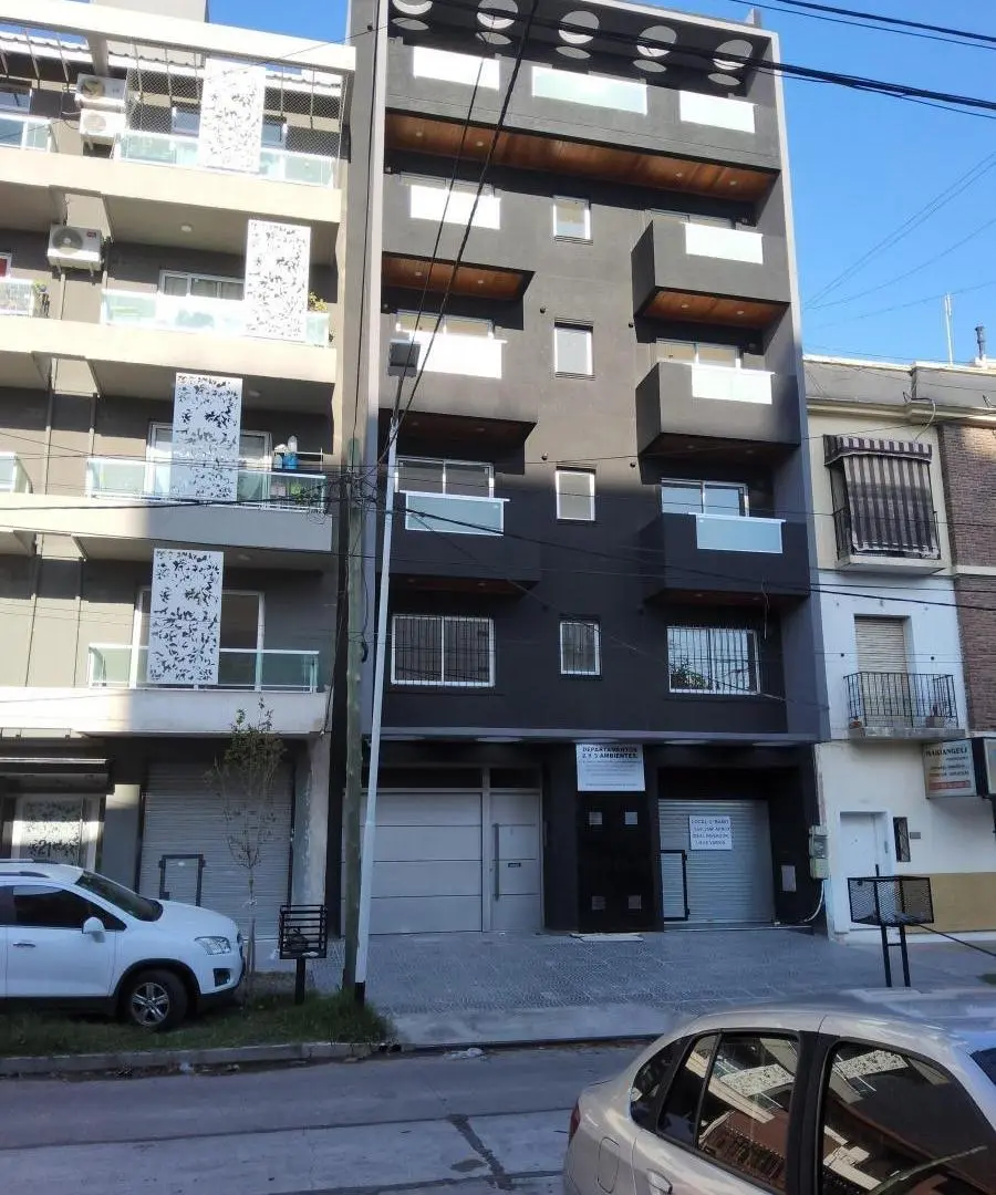 Departamento en venta - 2 Dormitorios 2 Baños - 88mts2 - Wilde 2