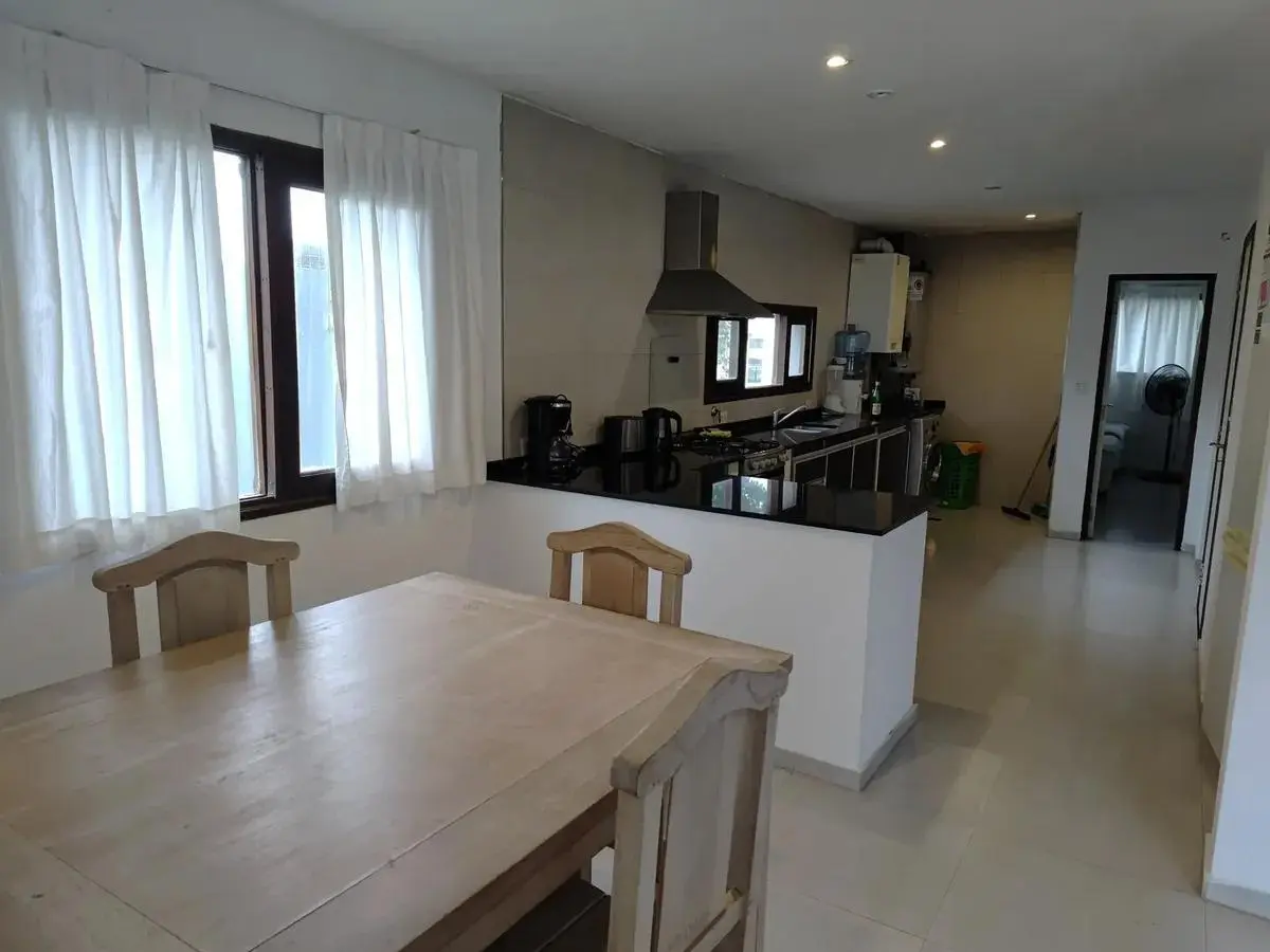 Casa en venta - 5 Dormitorios 8 Baños - Pinamar 4