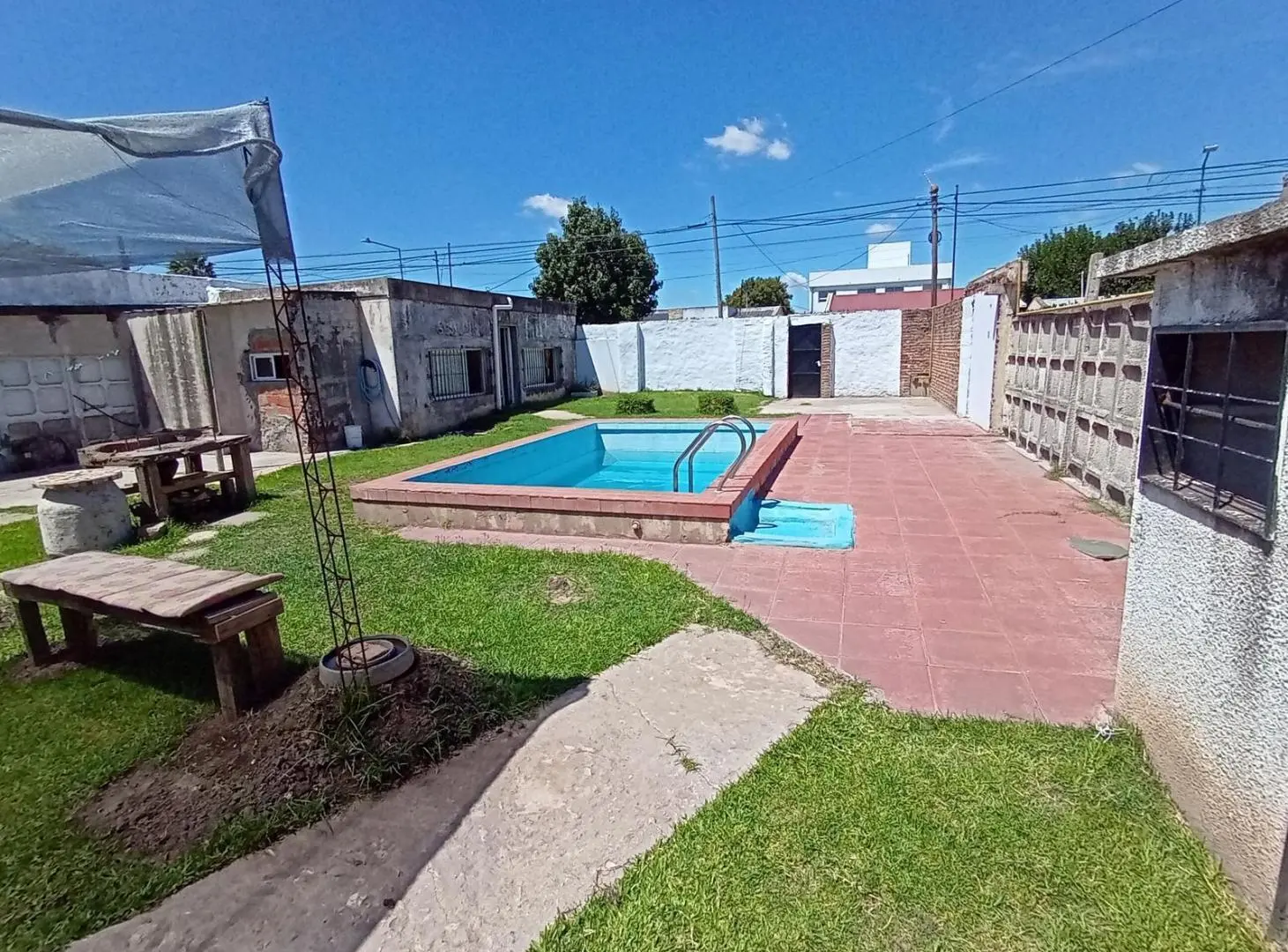 Casa en venta - 4 Dormitorios 2 Baños - San Nicolás 3