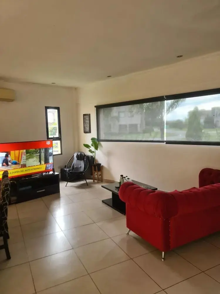 Casa en venta - 5 Dormitorios 4 Baños - Cochera - 890Mts2 - Escobar 1