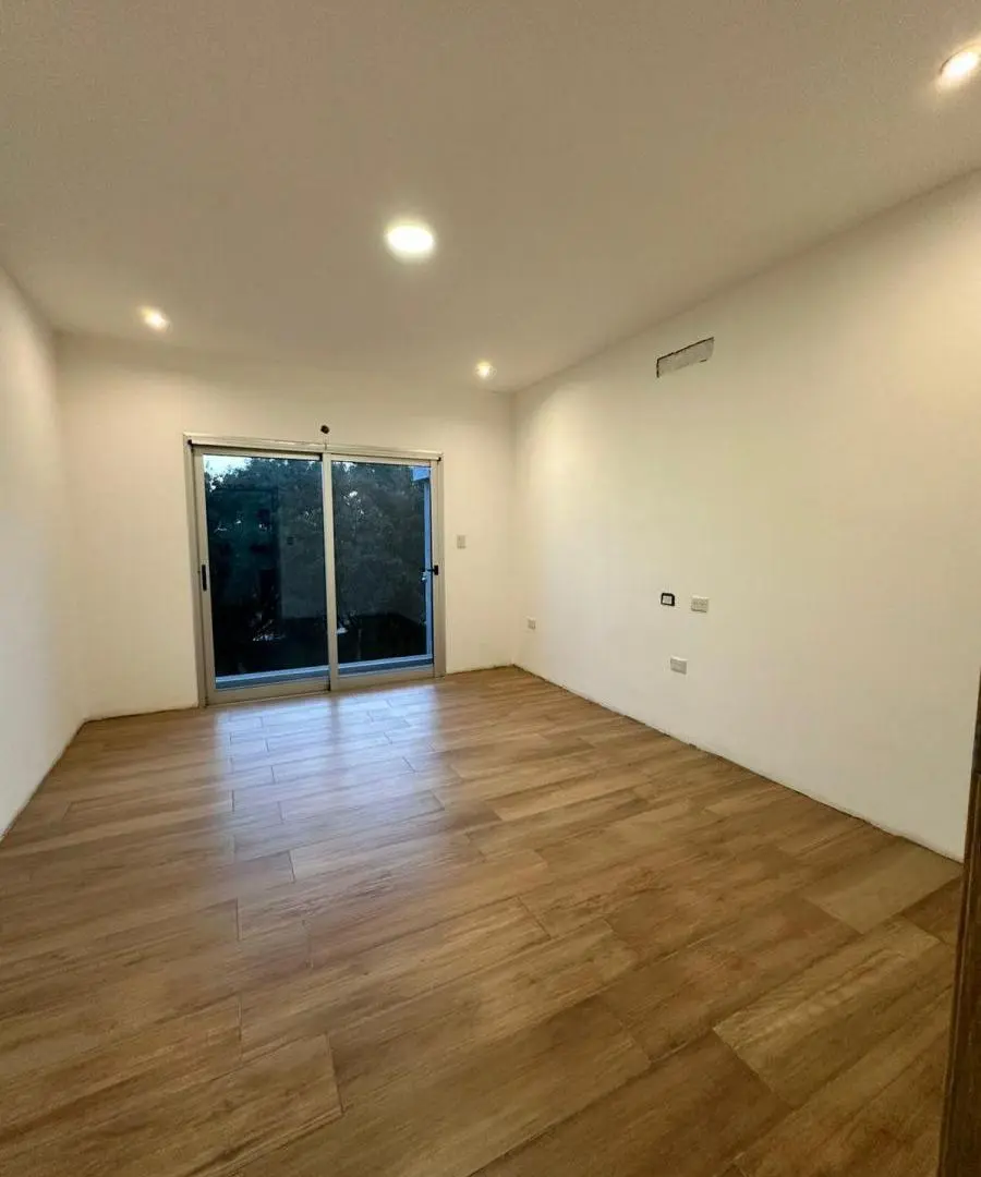 Casa en venta - 4 Dormitorios 3 Baños - Cochera - 830Mts2 - Ramallo 5