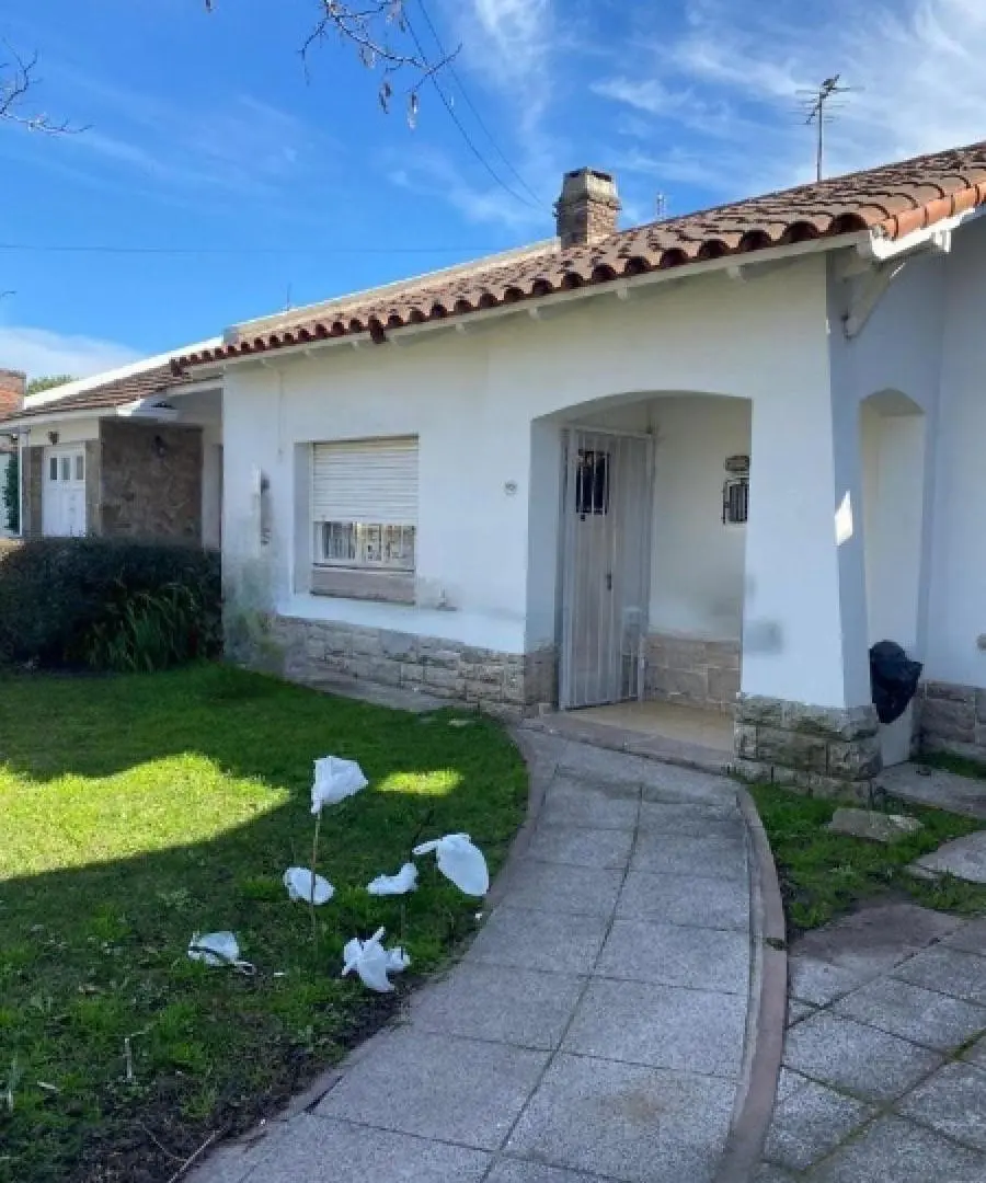 Casa en venta - 2 Dormitorios 1 Baño - Mar del Plata 2