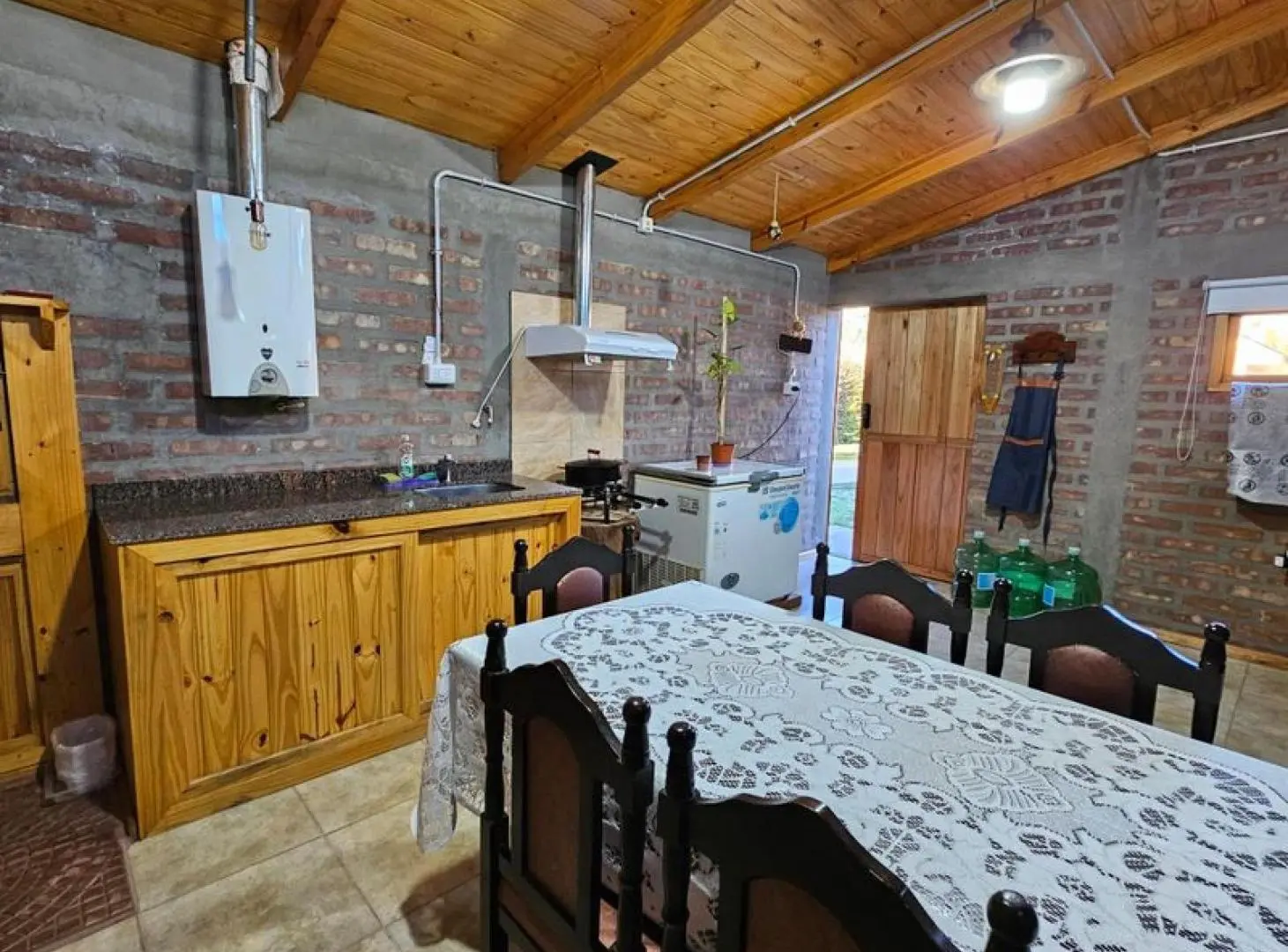 Casa en venta - 2 Dormitorios 2 Baños - Esquel 2
