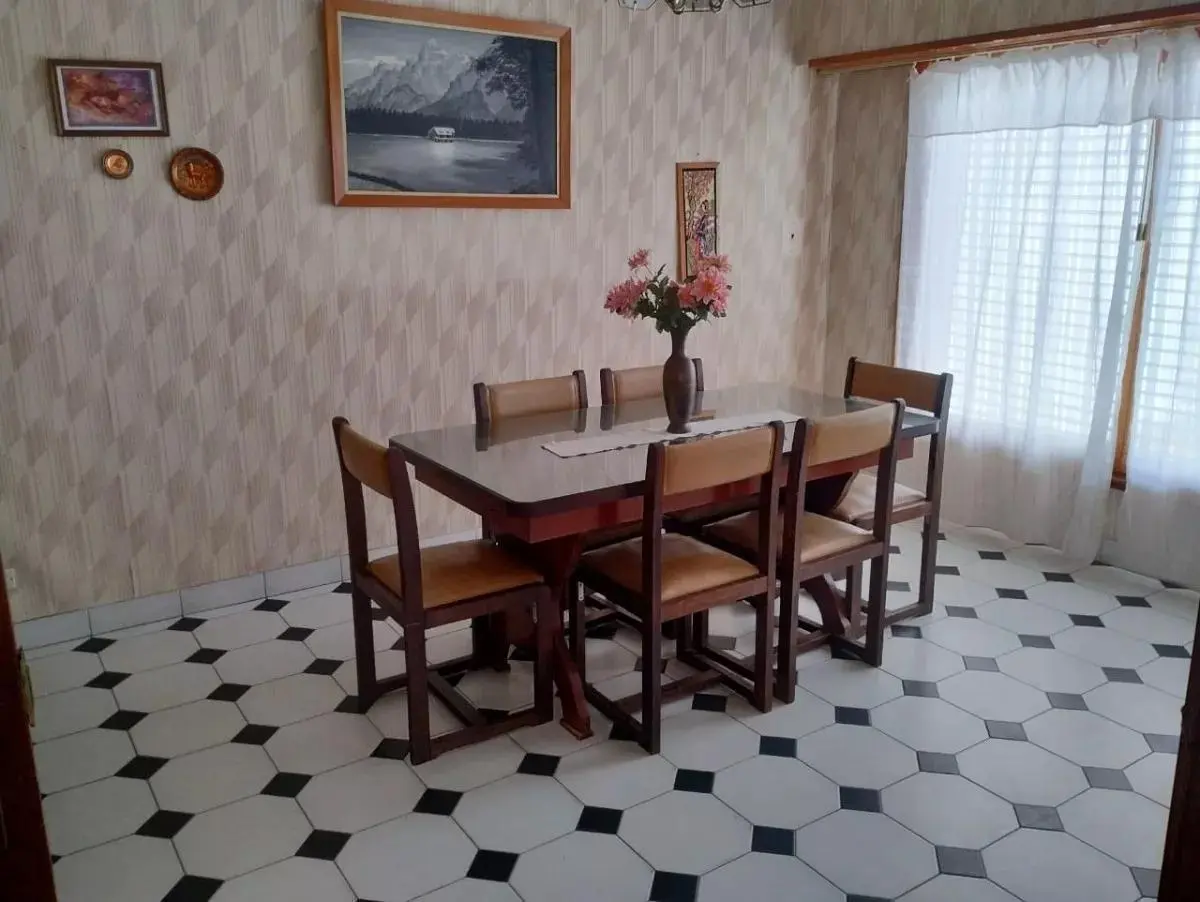 Casa en venta - 3 Dormitorios 3 Baños - Cochera - 267Mts2 - Miramar 5