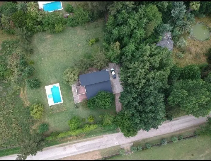 Casa en venta - 4 dormitorios 5 baños - cocheras - 2870mts2 - Barrio Las Golondrinas 1