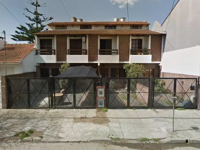 Triplex en venta - 3 Dormitorios 2 Baños - Cochera - 113Mts2 - Mar de Ajó 2
