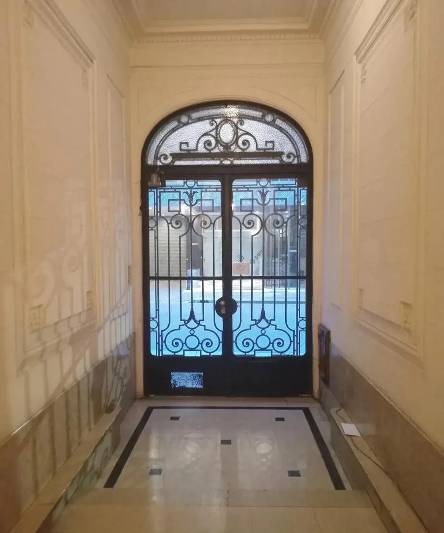 Departamento en venta - 4 Dormitorios 2 Baños - San Nicolás 2