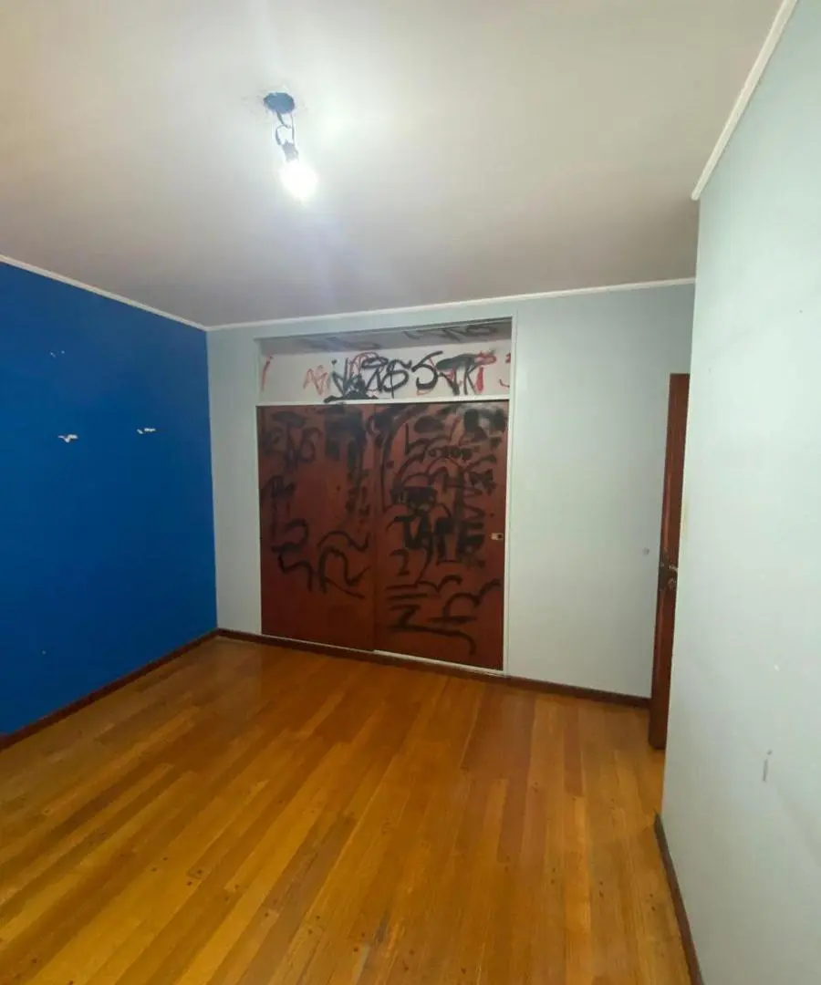 Casa en venta - 4 Dormitorios 3 Baños - La Matanza 8