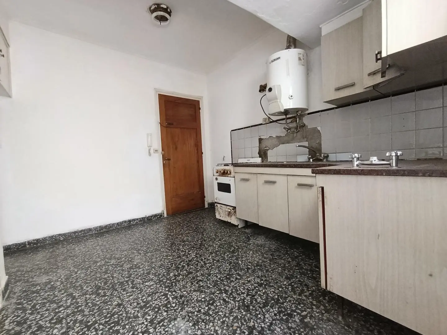 PH en venta - 3 Dormitorios 1 Baño - La Plata 4