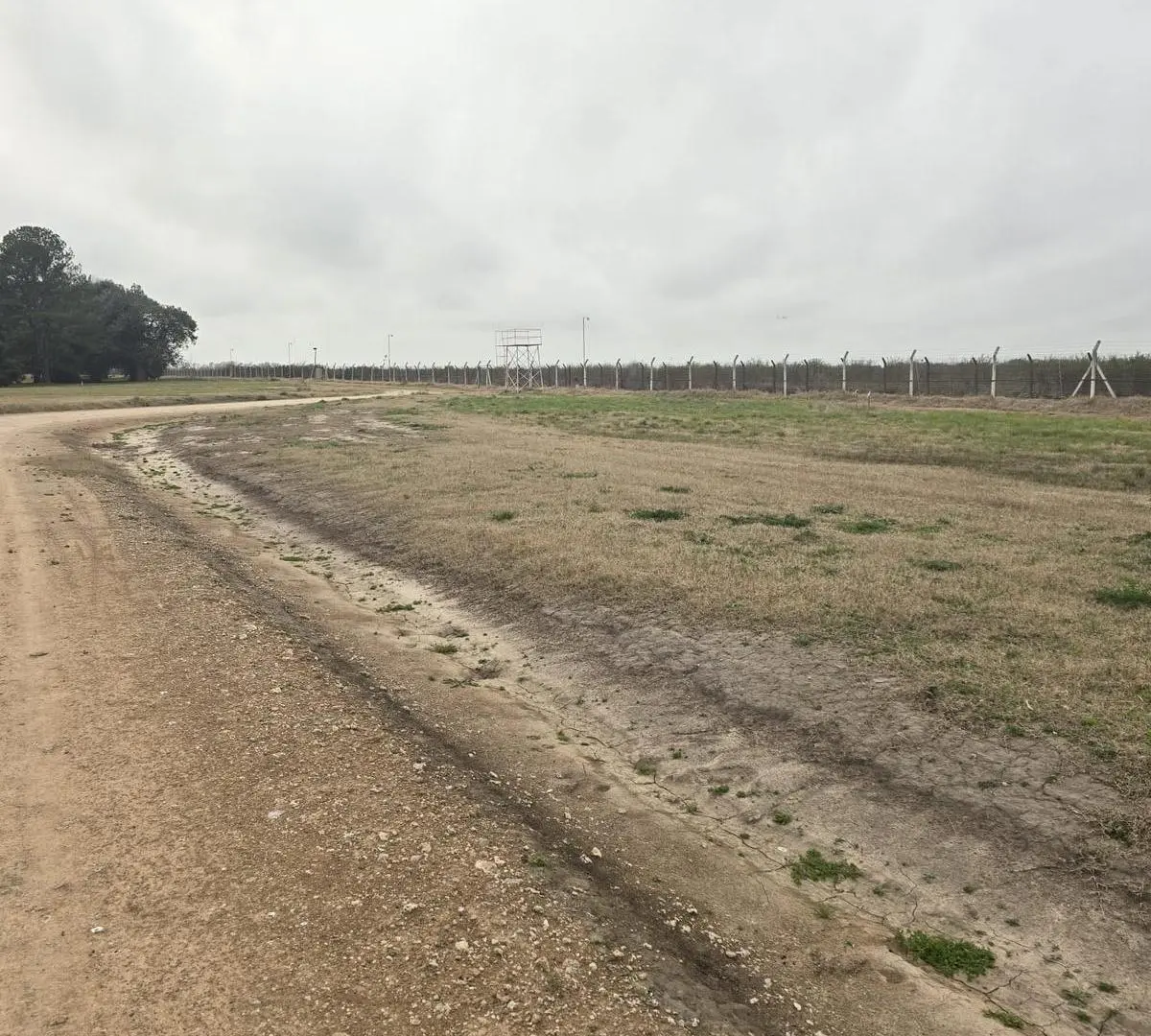 Terreno en venta - 600Mts2 - Country El Paraíso, Guernica 4