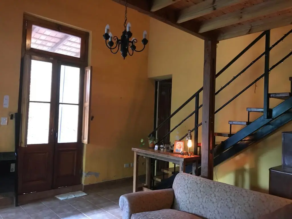 Casa en venta - 4 Dormitorios 3 Baños 2 Cocheras - 566Mts2 - Mercedes 2