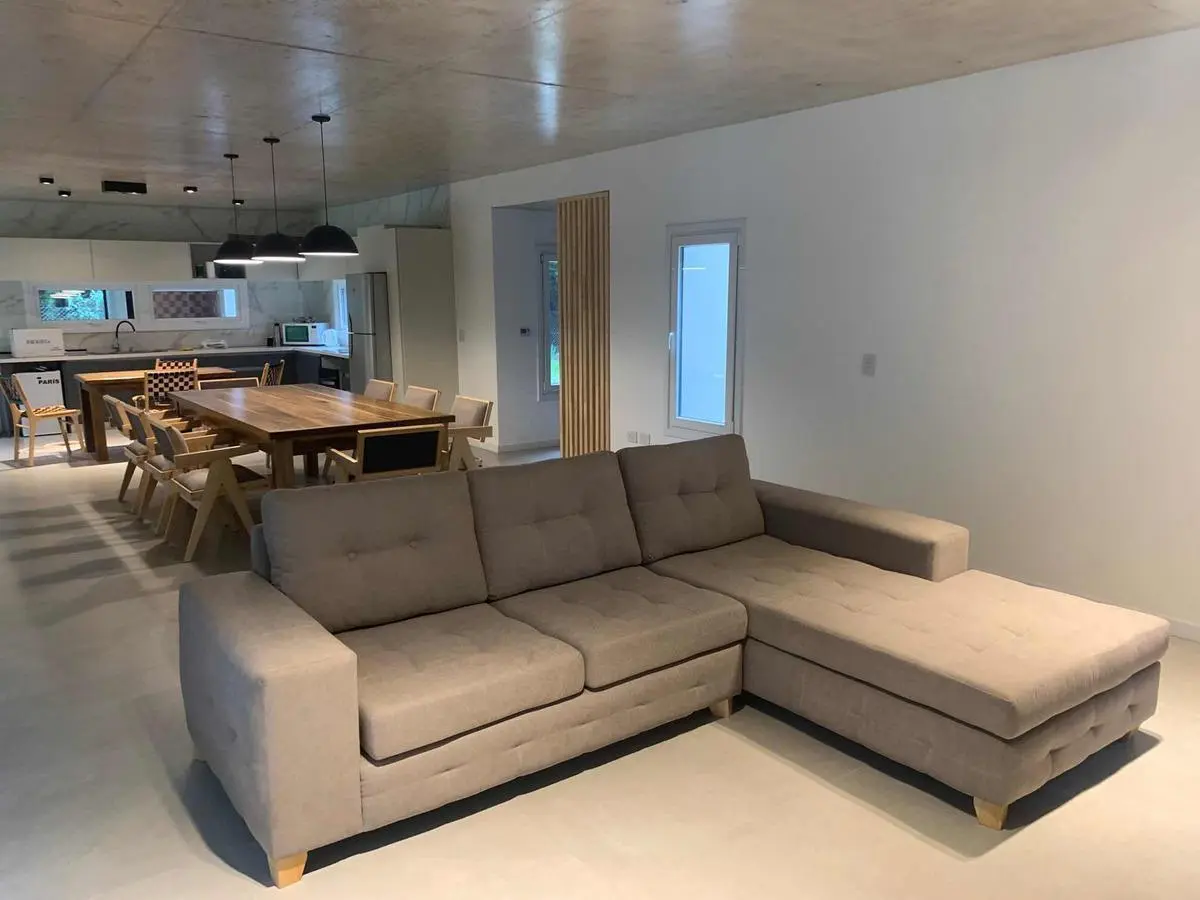 Casa en venta - 3 Dormitorios 4 Baños - 2.715Mts2 - Santa Clara del Mar 3
