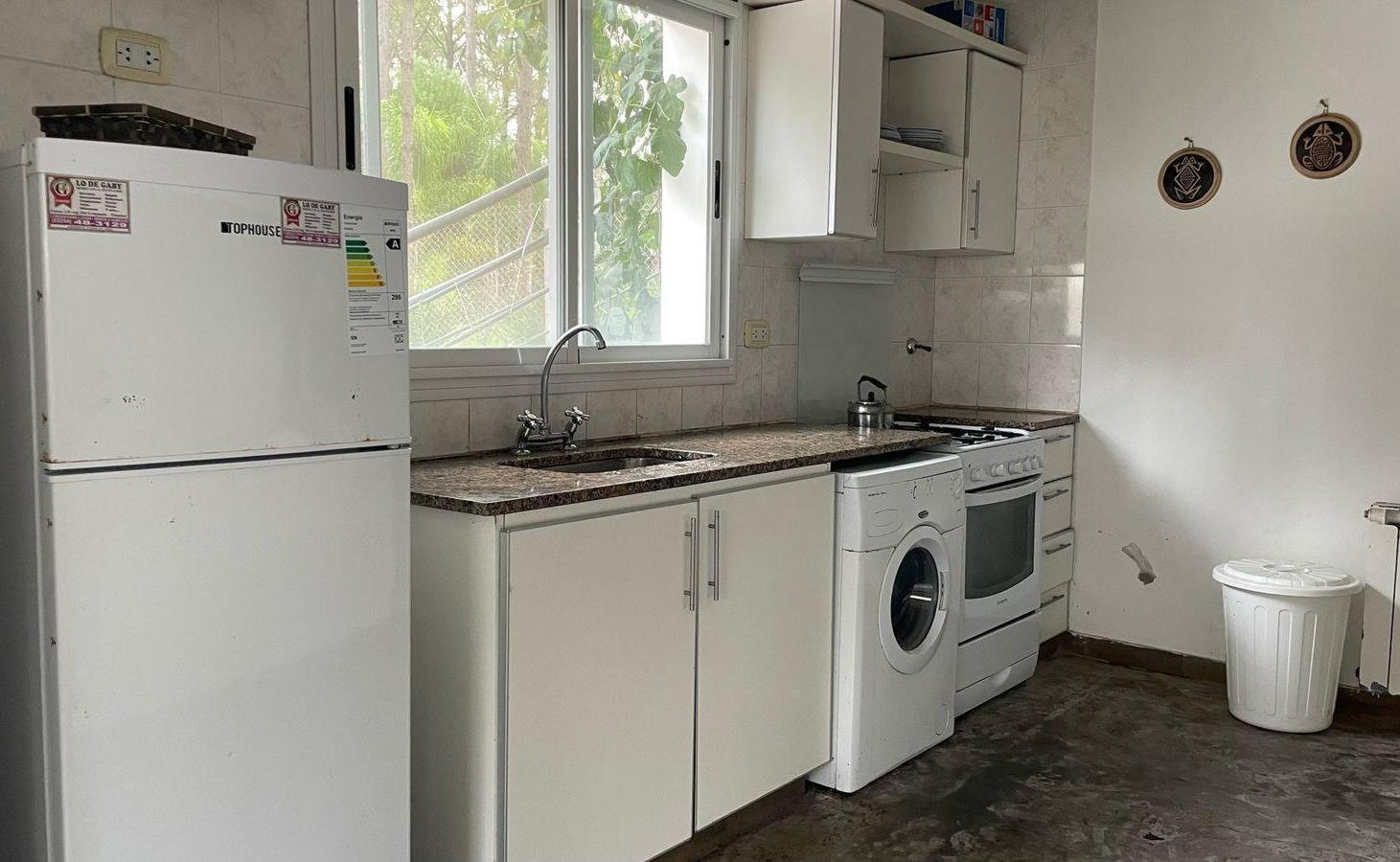 Foto de Casa en venta - 5 Dormitorios 2 Baños - 1.024Mts2 - Pinamar, imagen 3