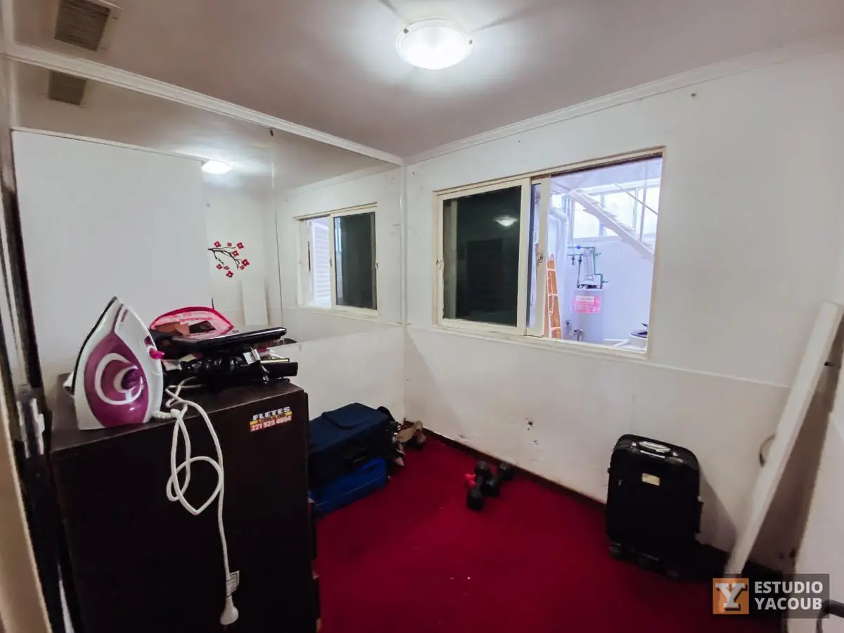 Casa en venta - 4 dormitorios 4 baños - 186mts2 - La Plata 4