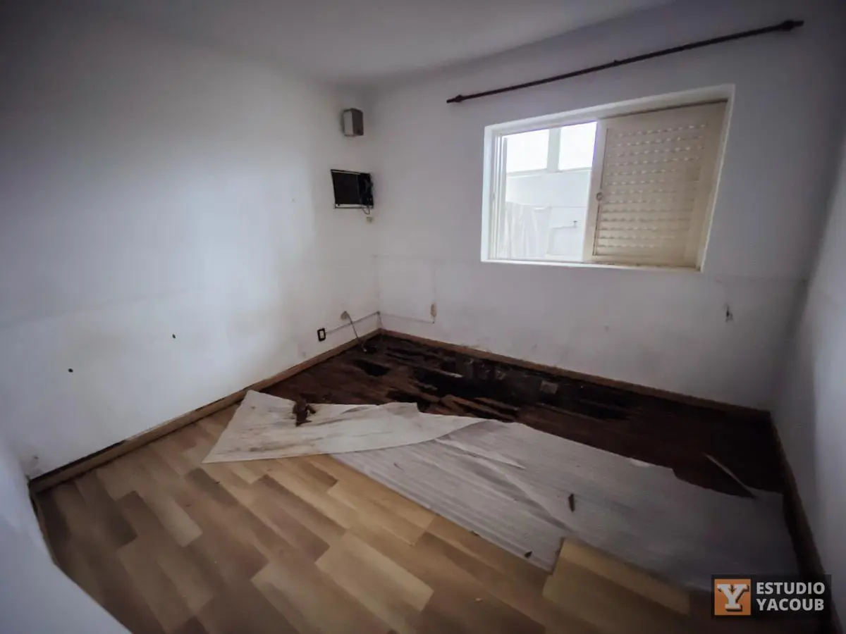 Casa en venta - 4 dormitorios 4 baños - 186mts2 - La Plata 3