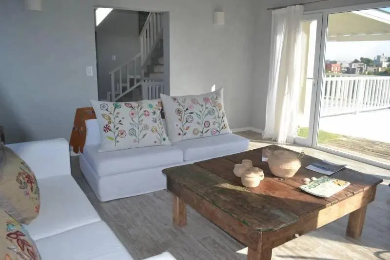 Casa en venta - 4 Dormitorios 4 Baños - 334Mts2 - Costa Esmeralda, Pinamar 4