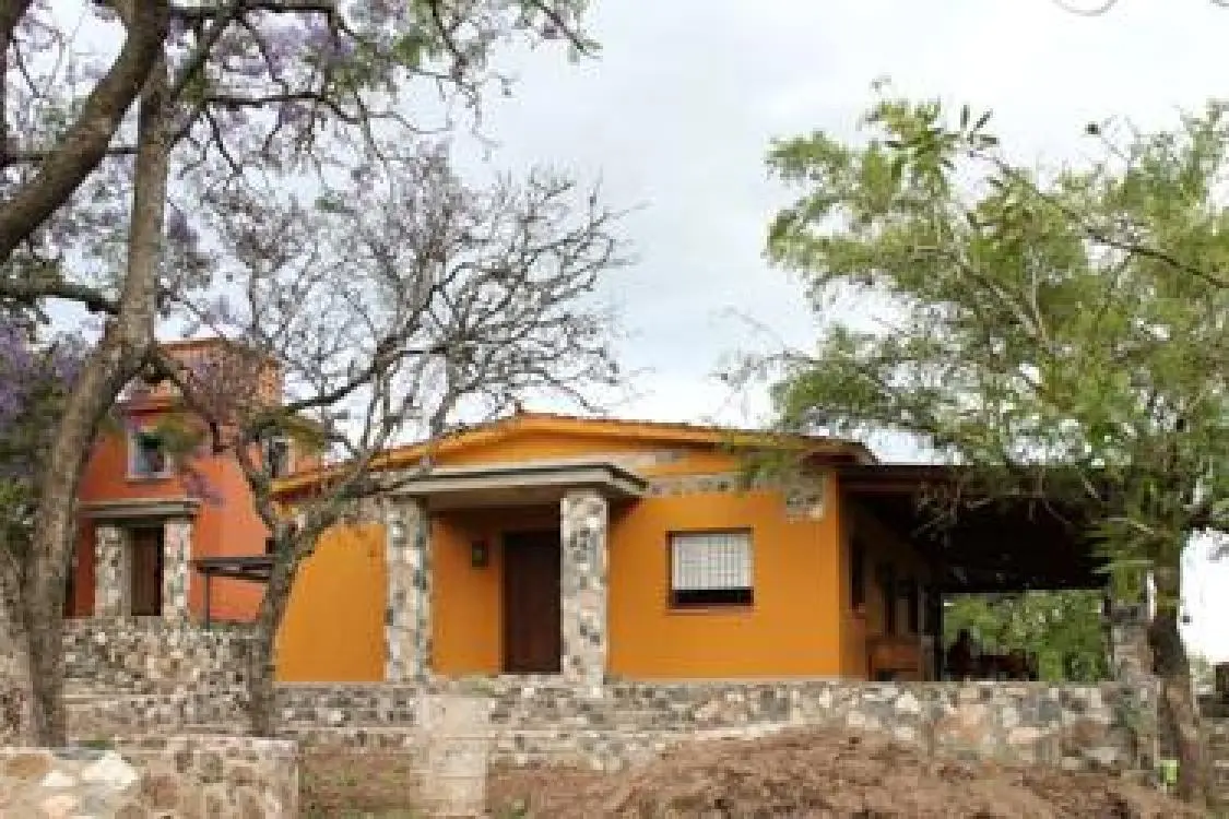 Casa quinta en venta - 3 Dormitorios 3 Baños - Córdoba 4
