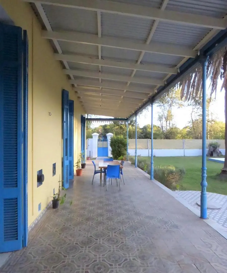 Casa en venta - 3 Dormitorios 2 Baños - 840Mts2 - Uriburu, La Pampa 4
