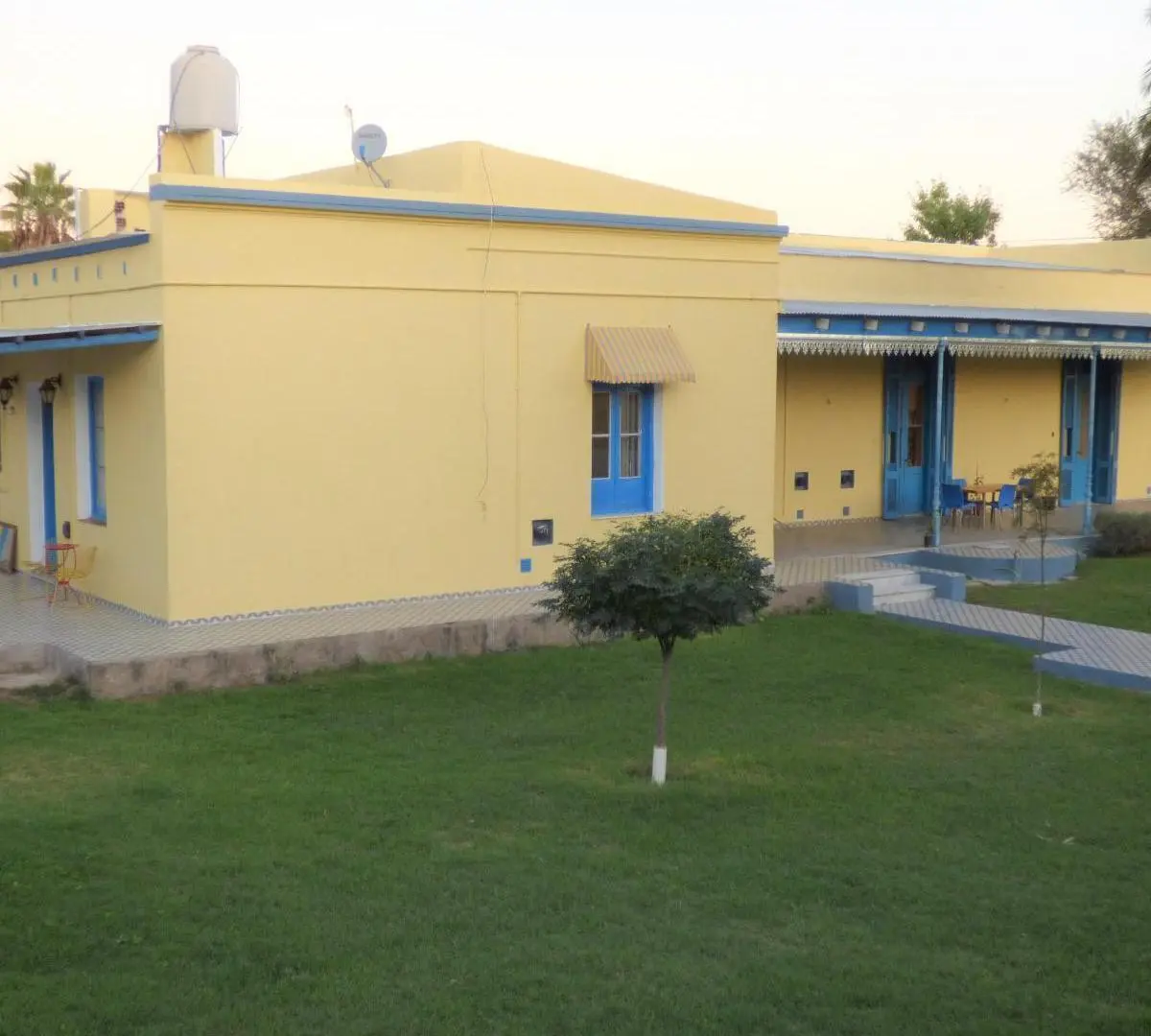 Casa en venta - 3 Dormitorios 2 Baños - 840Mts2 - Uriburu, La Pampa 2