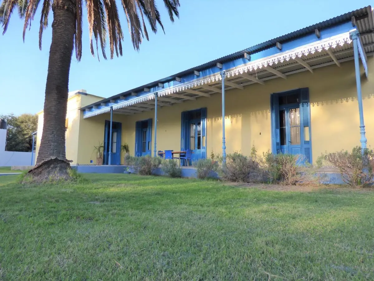 Casa en venta - 3 Dormitorios 2 Baños - 840Mts2 - Uriburu, La Pampa 1