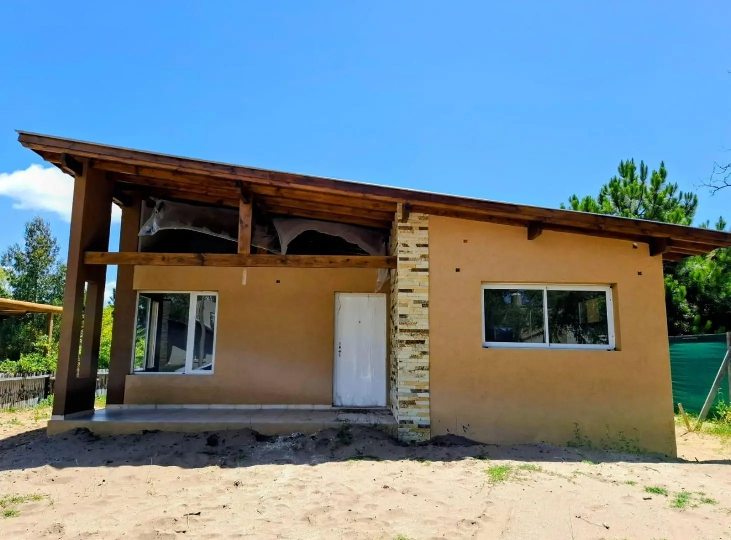 Casa en Venta - 2 dormitorios 1 baño - Costa del Este 2