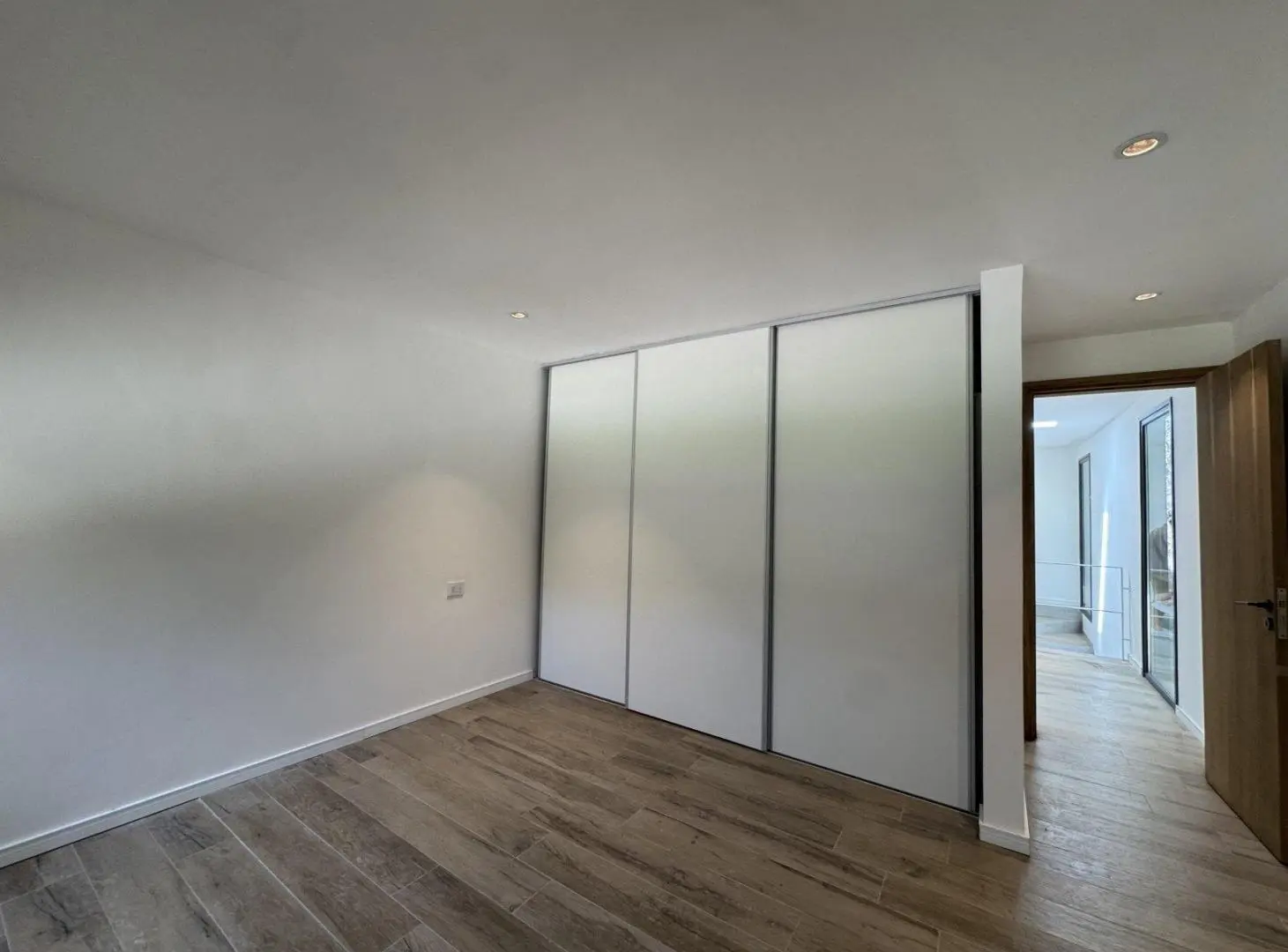 Casa en Venta - 4 dormitorios 3 baños - Costa Esmeralda 8