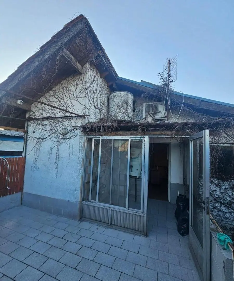 PH en venta - 3 Dormitorios 2 Baños - Quilmes 2