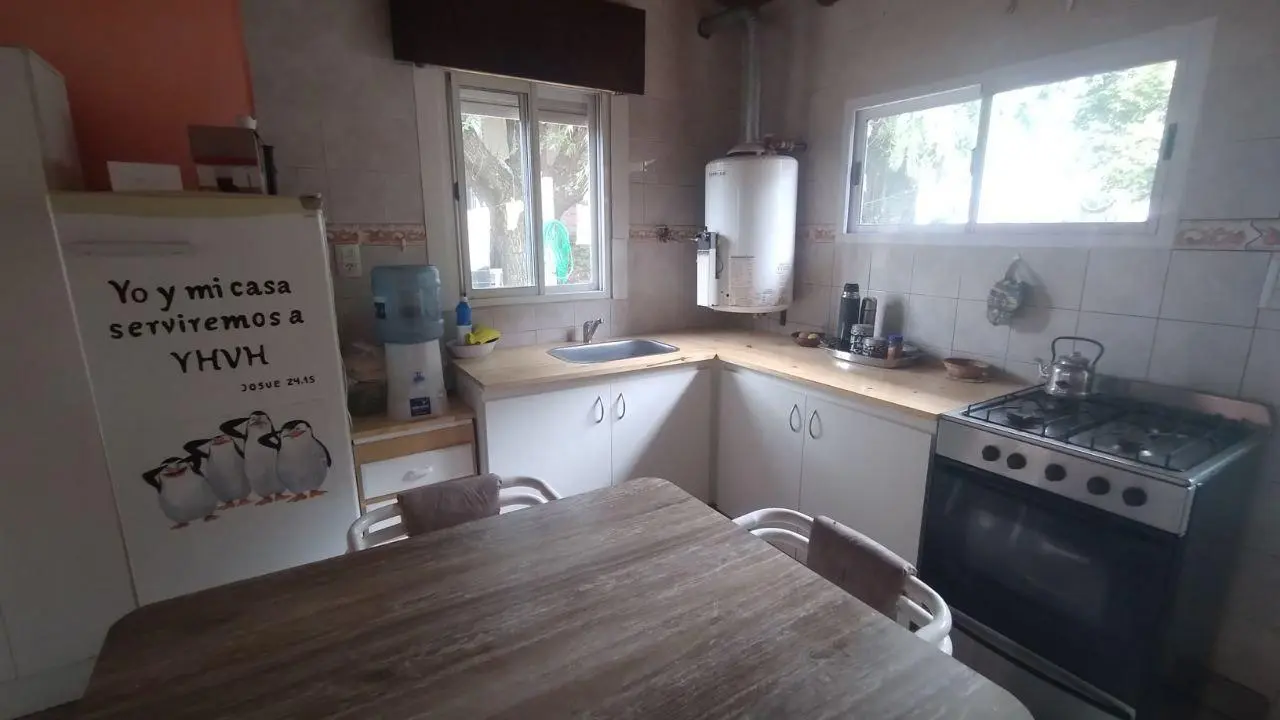 Casa en venta - 3 Dormitorios 2 Baños - Cochera - 960Mts2 - General Arenales 4