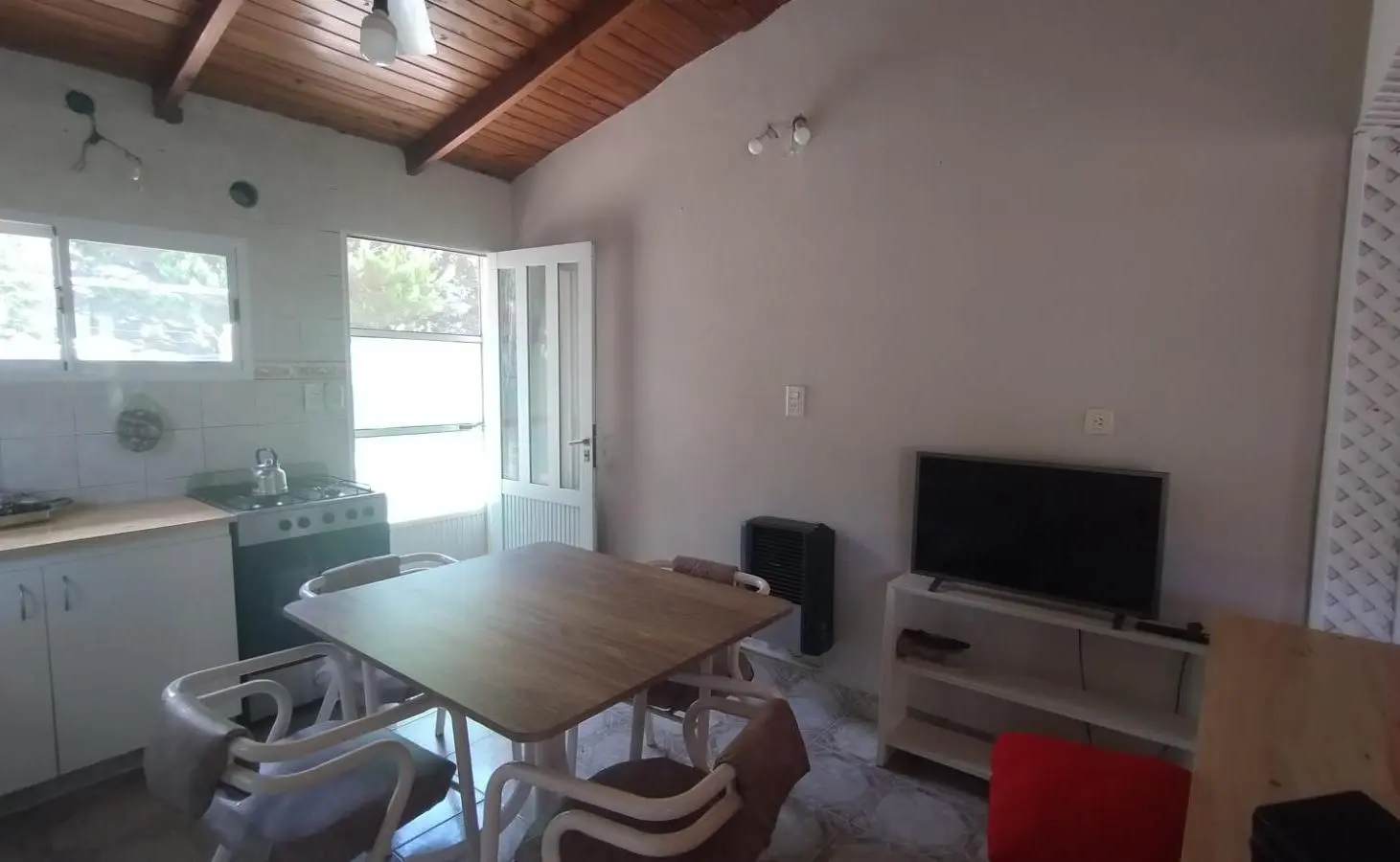 Casa en venta - 3 Dormitorios 2 Baños - Cochera - 960Mts2 - General Arenales 5