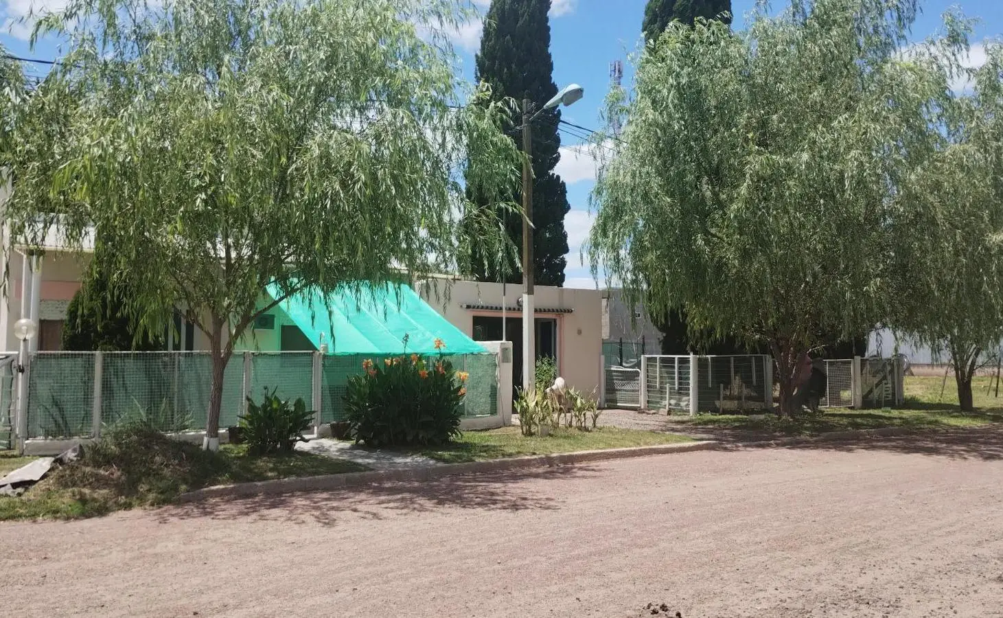 Casa en venta - 3 Dormitorios 2 Baños - Cochera - 960Mts2 - General Arenales 2