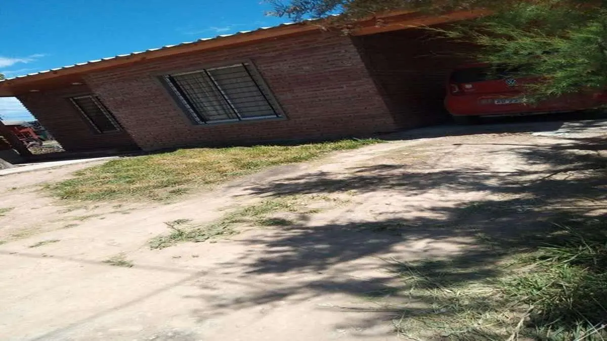 Casa en venta - 2 Dormitorios 1 Baño - 330Mts2 - Miramar 5