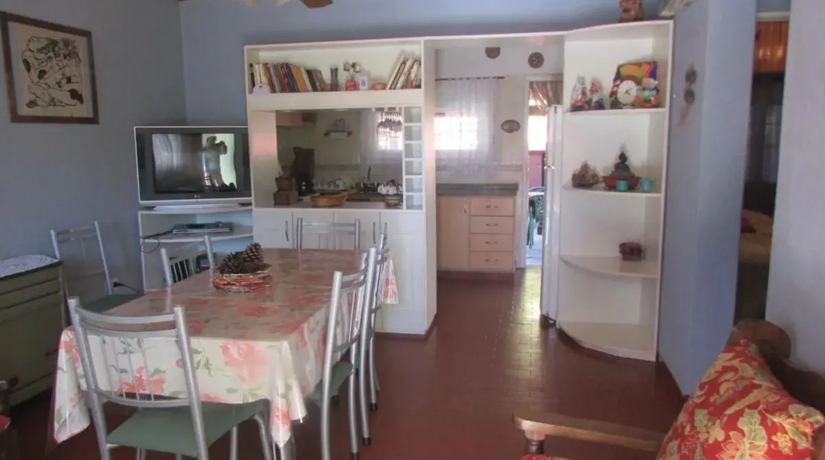 Casa venta - 3 dormitorios - 2 baños - 2 cocheras - 520mts2 totales - Villa Gesell 5