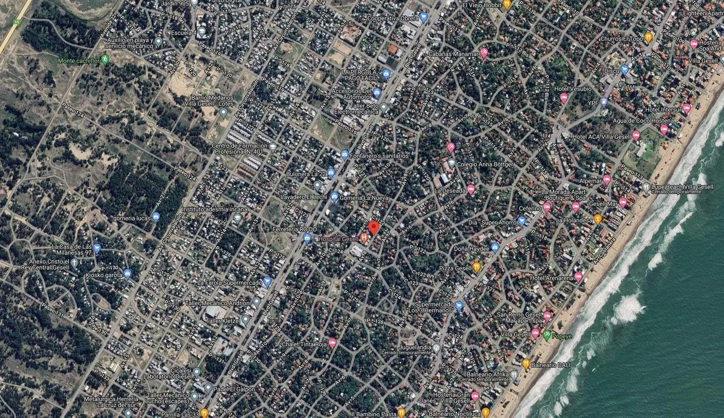Casa venta - 3 dormitorios - 2 baños - 2 cocheras - 520mts2 totales - Villa Gesell 3