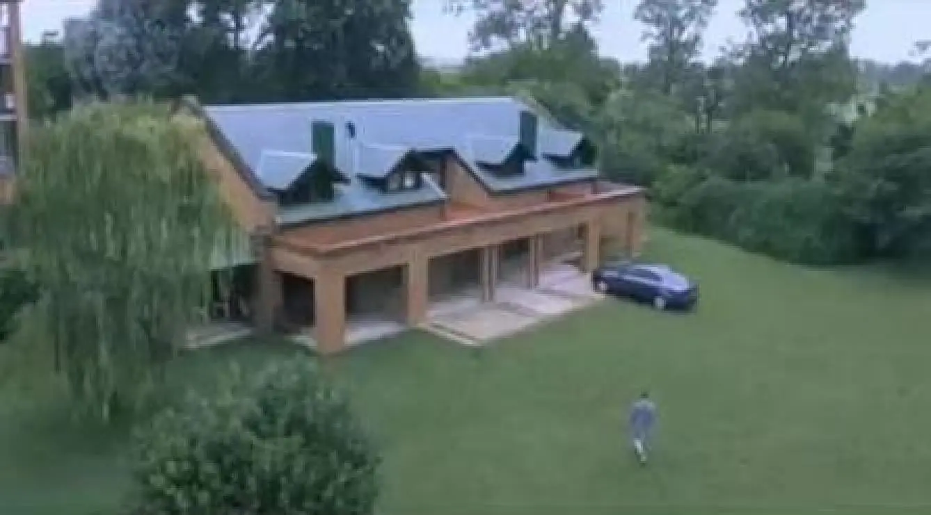 Casa en venta - 4 Dormitorios 4 Baños - 120.000Mts2 - Luján 1