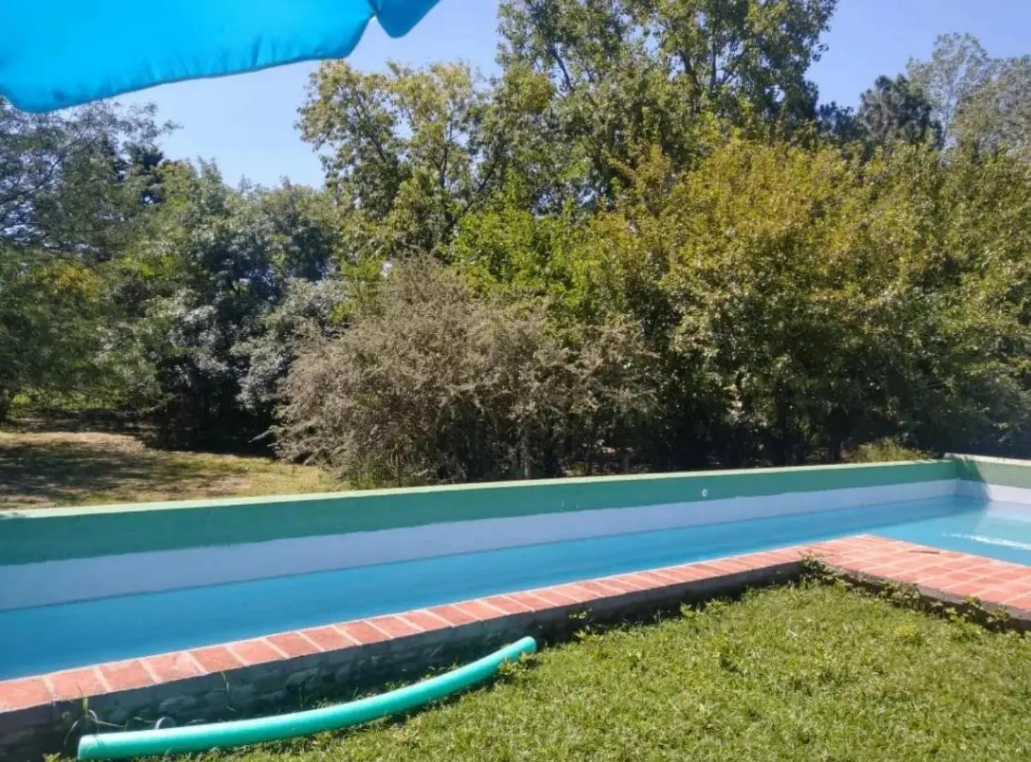 Casa en venta - 4 Dormitorios 4 Baños - 120.000Mts2 - Luján 2