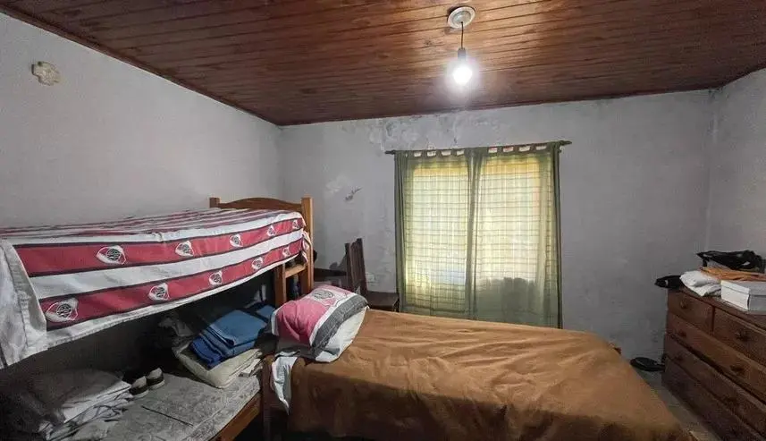 Casa en venta - 2 Dormitorios 1 Baño - Cocheras - 400Mts2 - Luján 5
