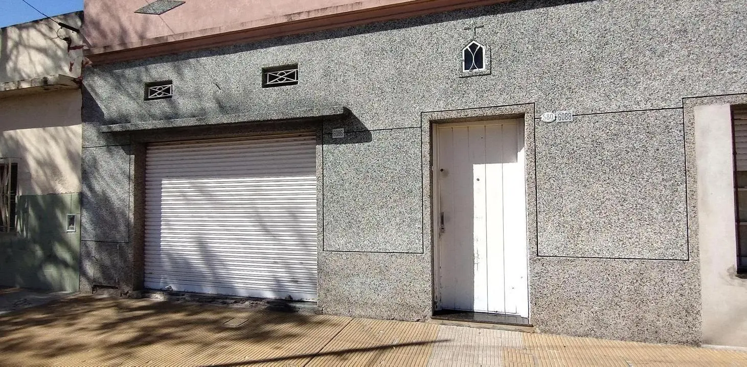 Casa en venta - 1 Dormitorio 1 Baño - San Martín 3