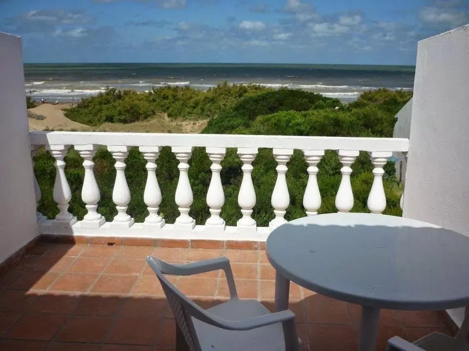 Departamento en venta - 3 Dormitorios 2 Baños - Mar del Tuyu 3
