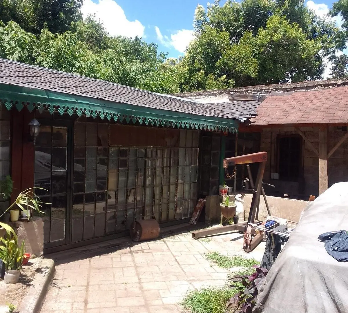Casa en venta - 3 Dormitorios 2 Baños - 1.700Mts2 - Moreno 2