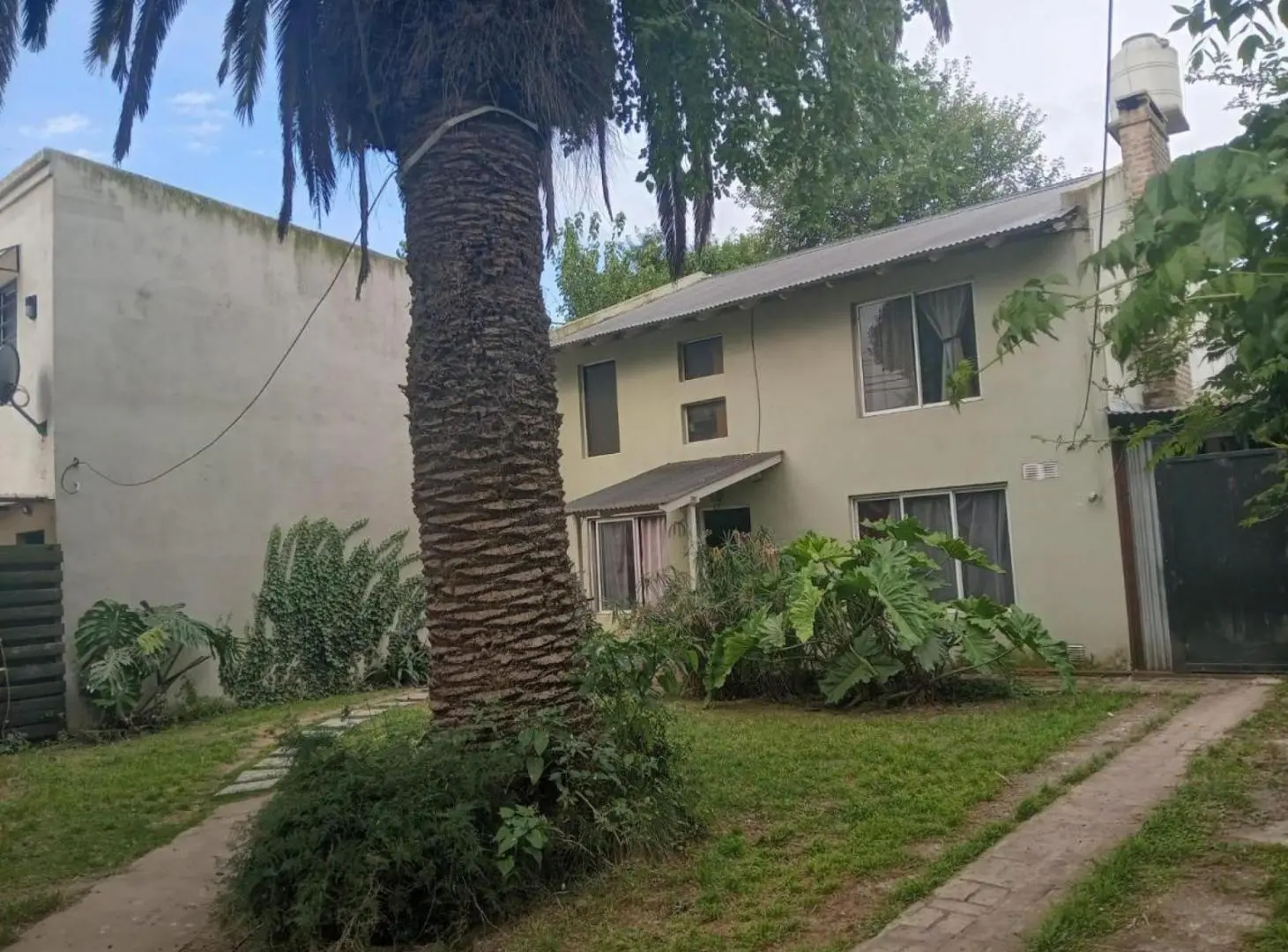 Casa en venta - 5 Dormitorios 5 Baños - Glew 3