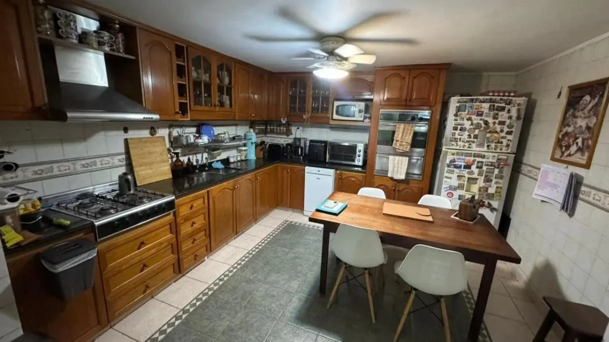 Departamento en venta - 5 Dormitorios 2 Baños - Barracas 3